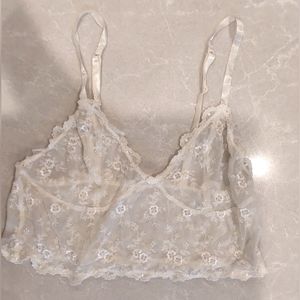 Escante cream embroidery stretch netting Braley. New without tags